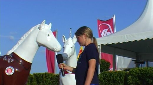 Theresa interviewt St. Pauli-Pferd